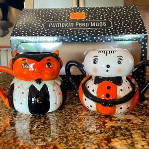 New! Johanna Parker Halloween Pumpkin peep mug set.